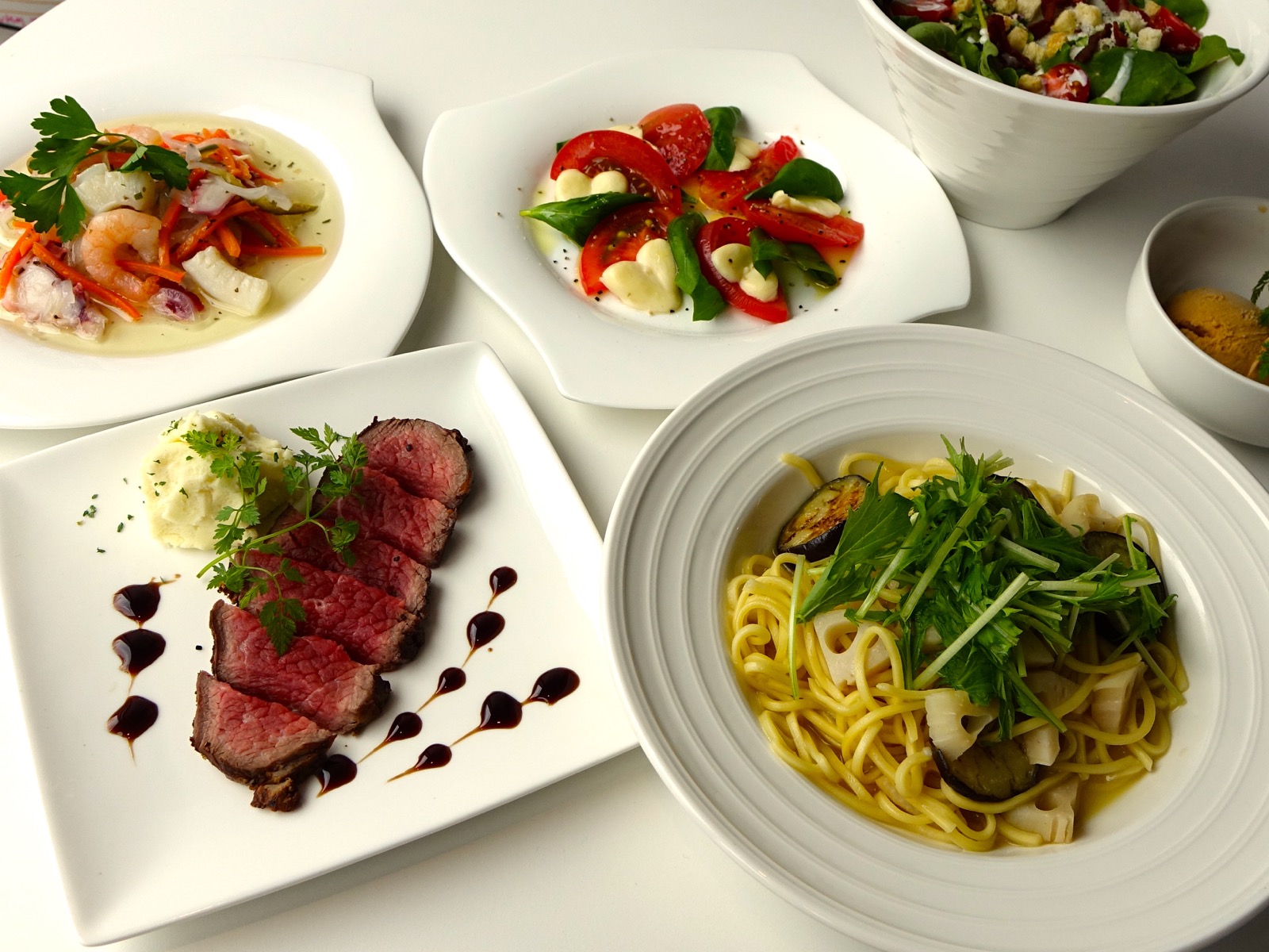 好評のコース料理