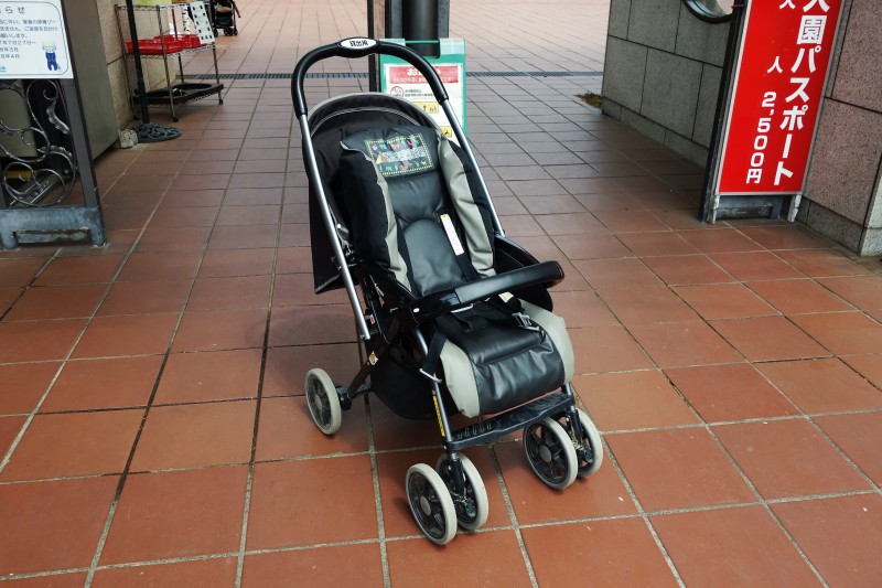 千葉市動物公園では、子連れのお客様にベビーカーを貸し出し