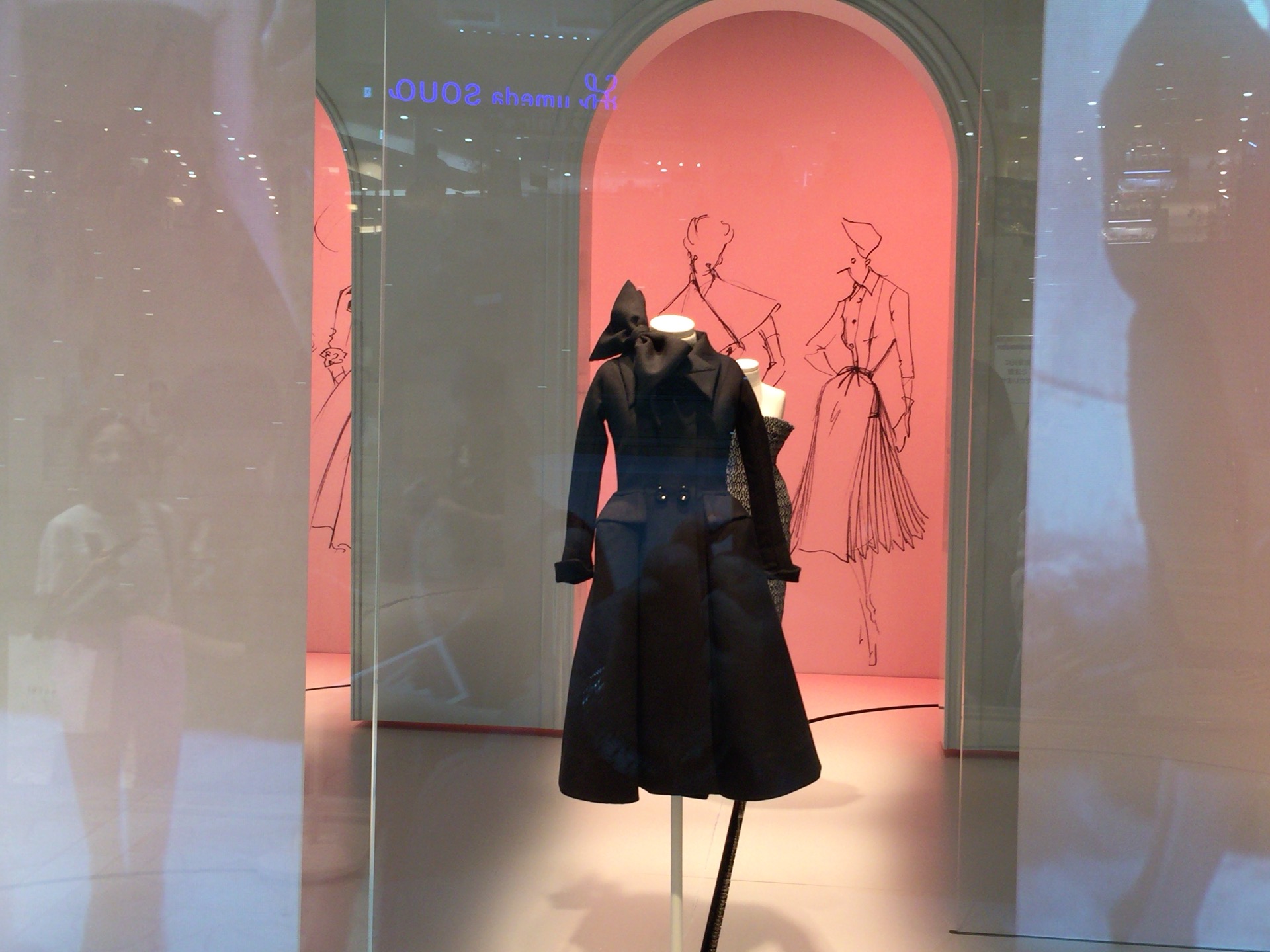 大阪の「ル・テアトル・ディオール展」でお姫様気分