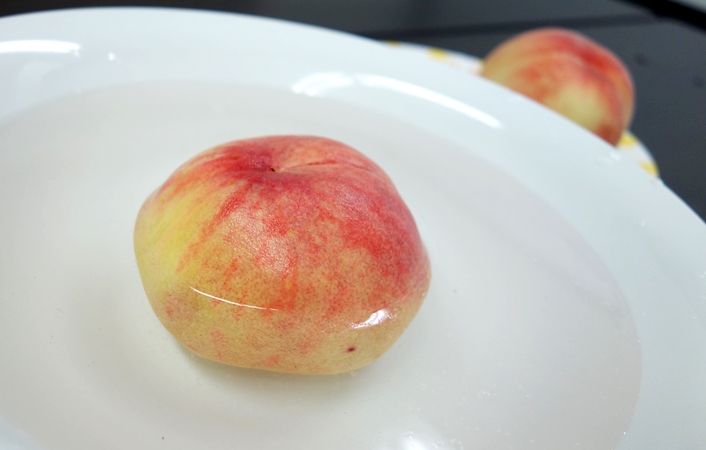 桃の上手な剥き方・切り方【簡単】