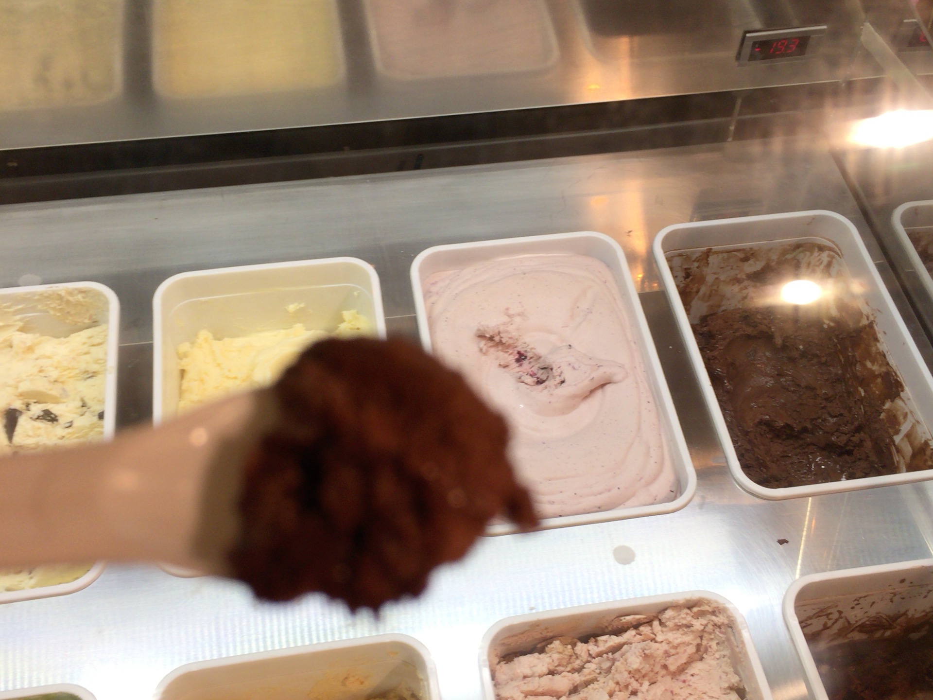 アメリカで人気のアイスクリーム「ベン＆ジェリーズ」@大阪 （BEN&JERRY'S）