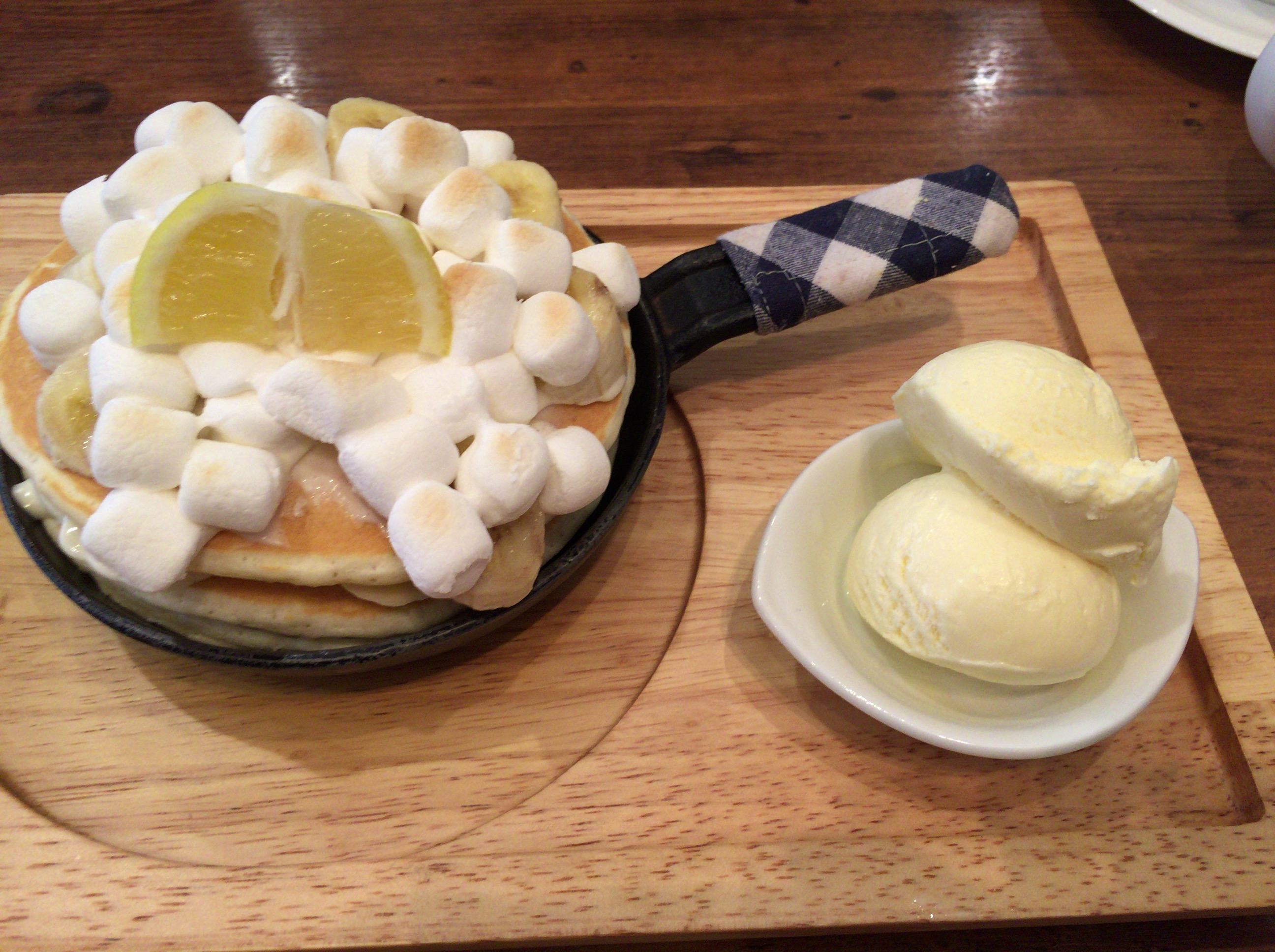 地元で有名なパンケーキ「mog」さん@大阪