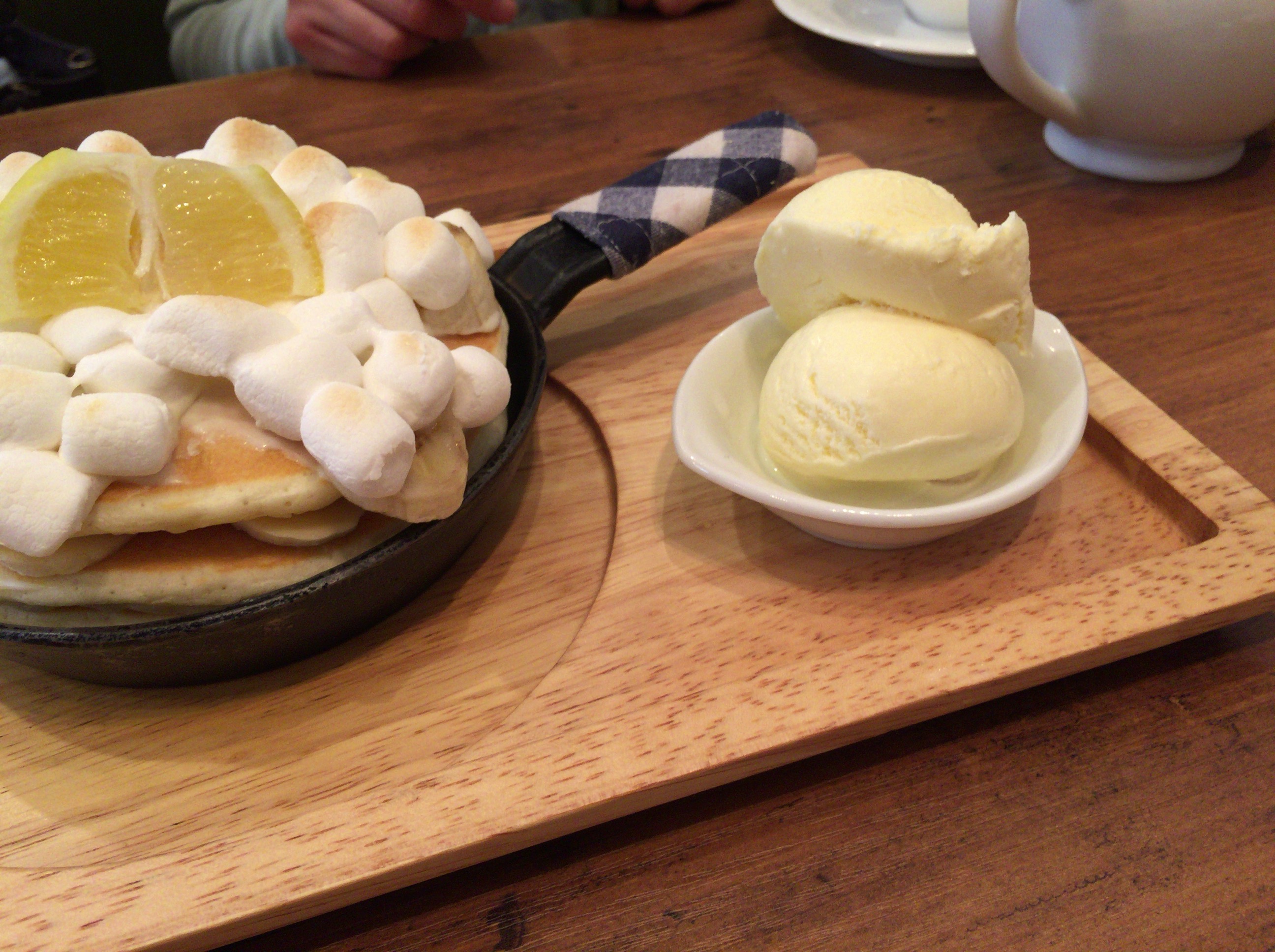 地元で有名なパンケーキ「mog」さん@大阪