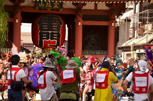 浅草サンバカーニバル