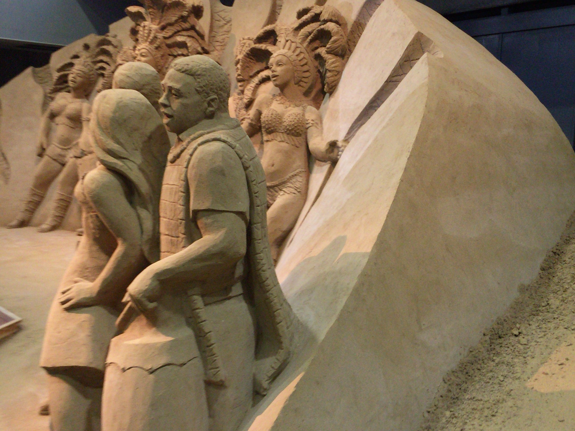 家族で楽しむ鳥取砂丘：砂の美術館でアート鑑賞