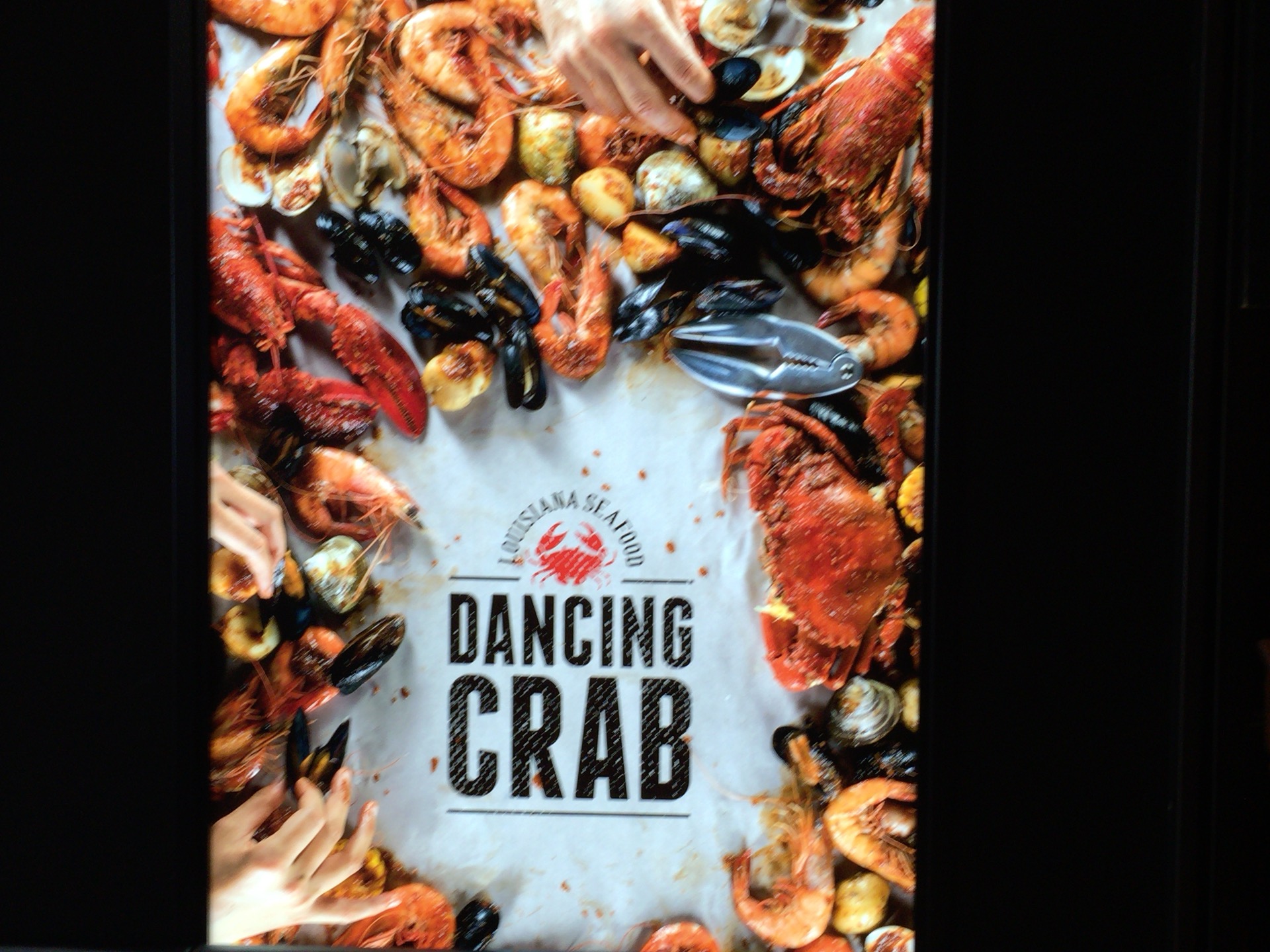 「ダンシングクラブ」手づかみシーフード体験