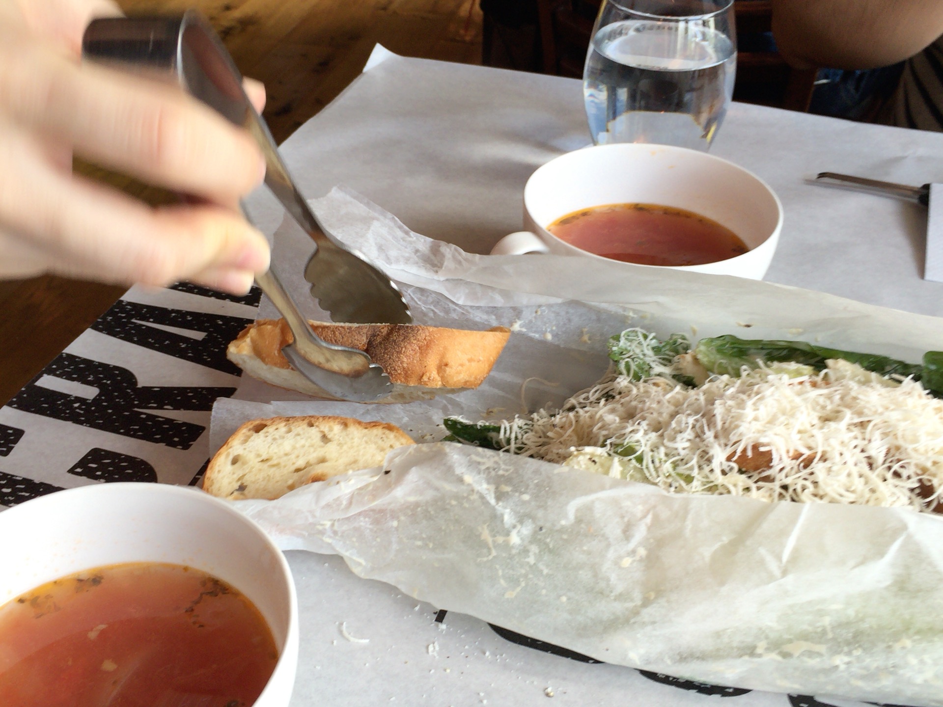 「ダンシングクラブ」手づかみシーフード体験