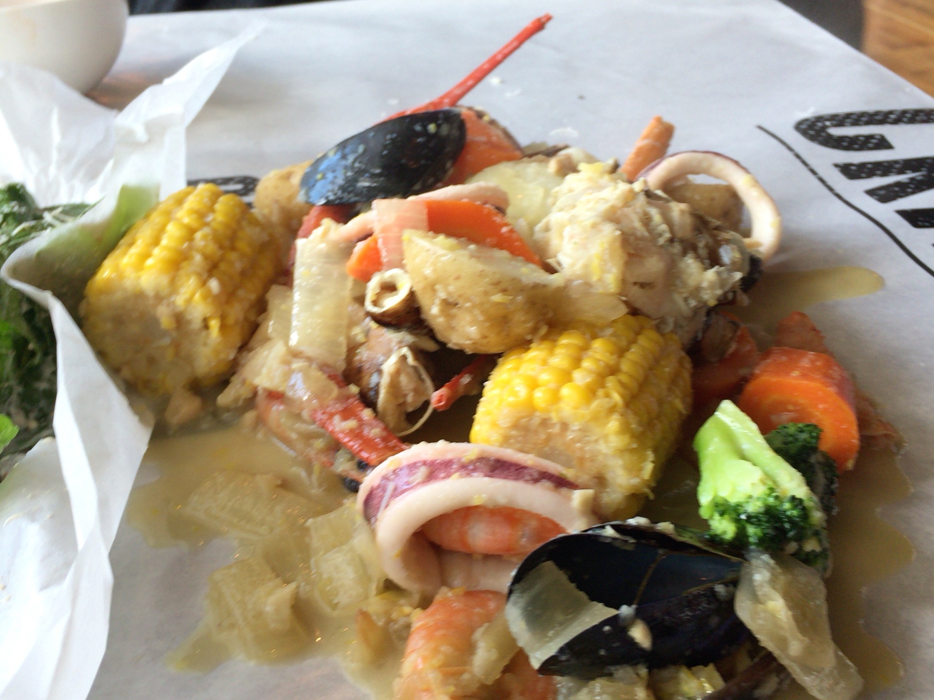 「ダンシングクラブ」手づかみシーフード体験