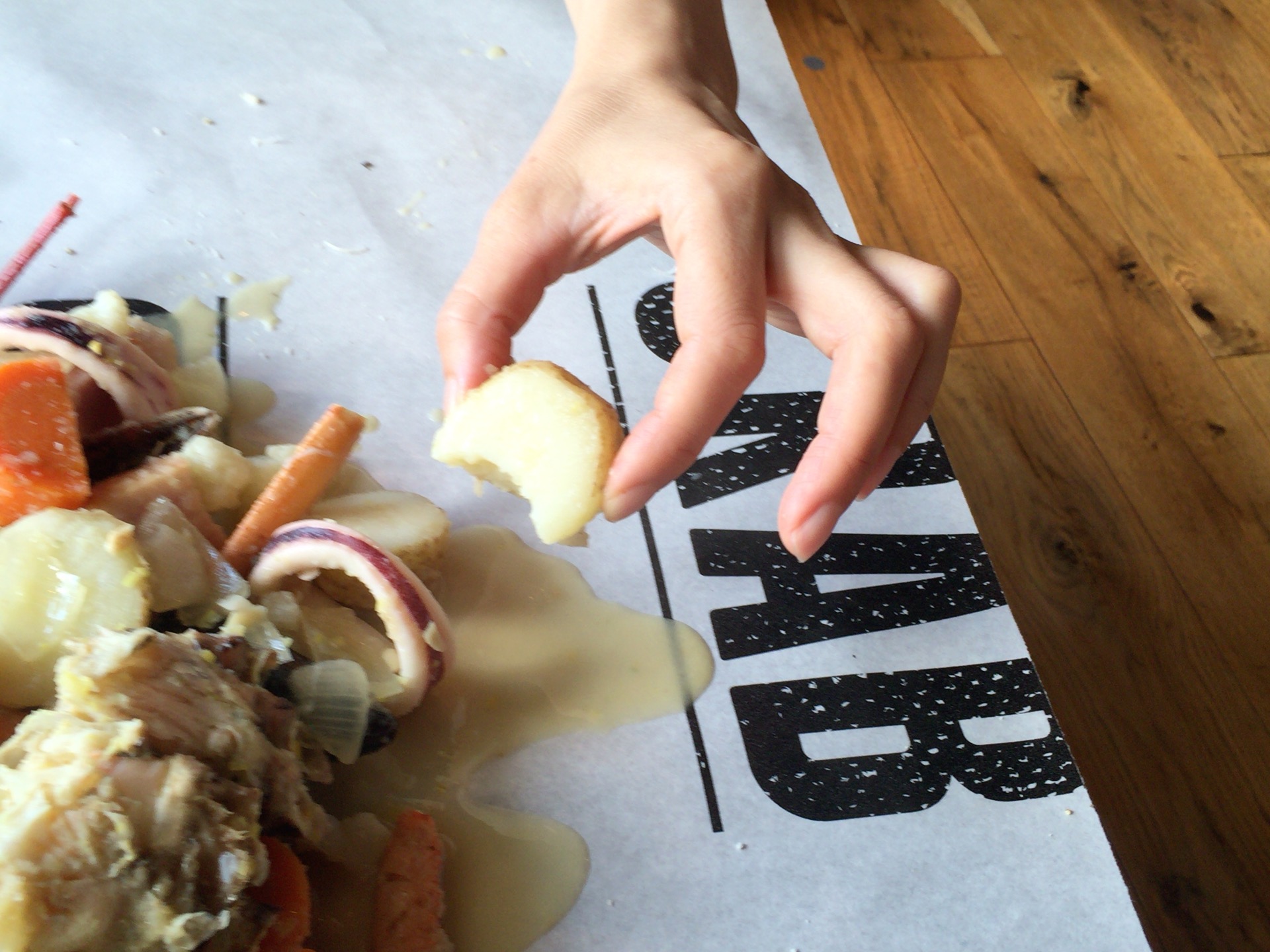 「ダンシングクラブ」手づかみシーフード体験