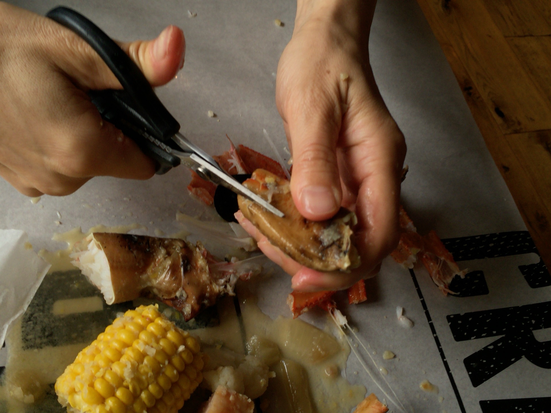 「ダンシングクラブ」手づかみシーフード体験