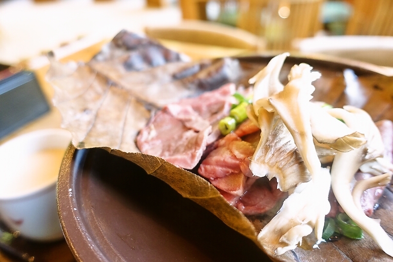 秋川牛の朴葉焼き