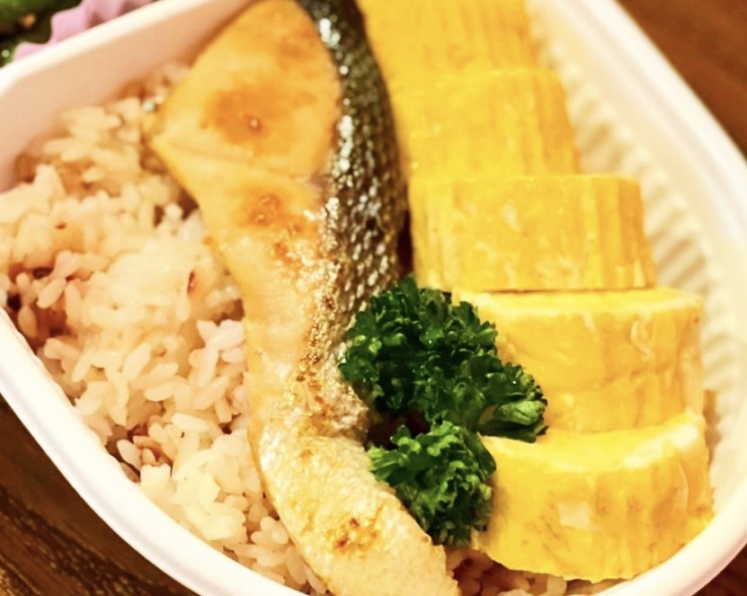 焼鮭と出汁巻き玉子