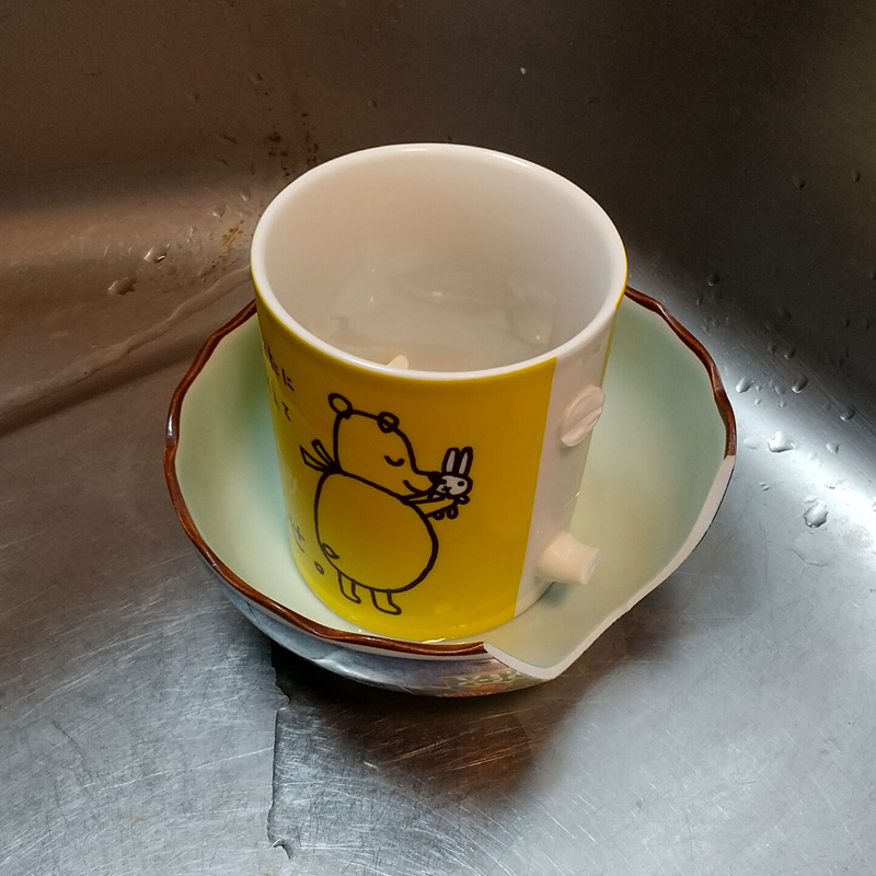 壊れやすい食器と不揃いの食器