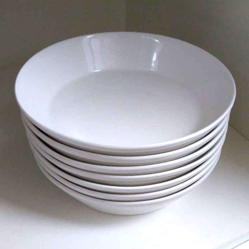 壊れやすい食器と不揃いの食器