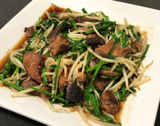 ニラレバ炒めとレバニラ炒め