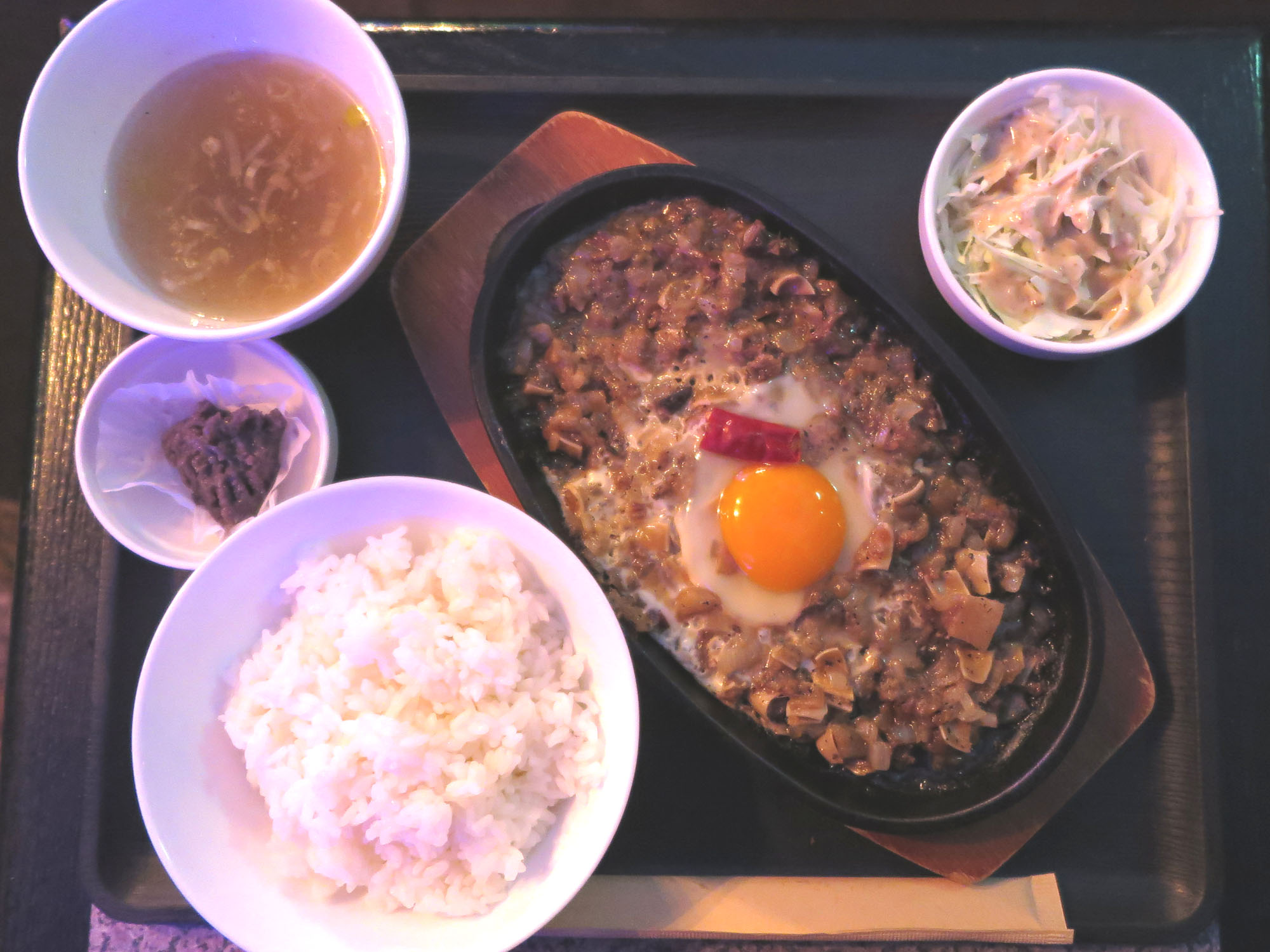 小岩 Venus のシシグ・ポーク定食-003